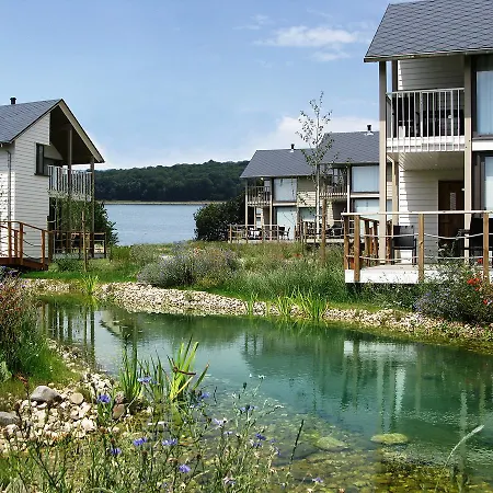 Holiday Golden Lakes Village.10 *